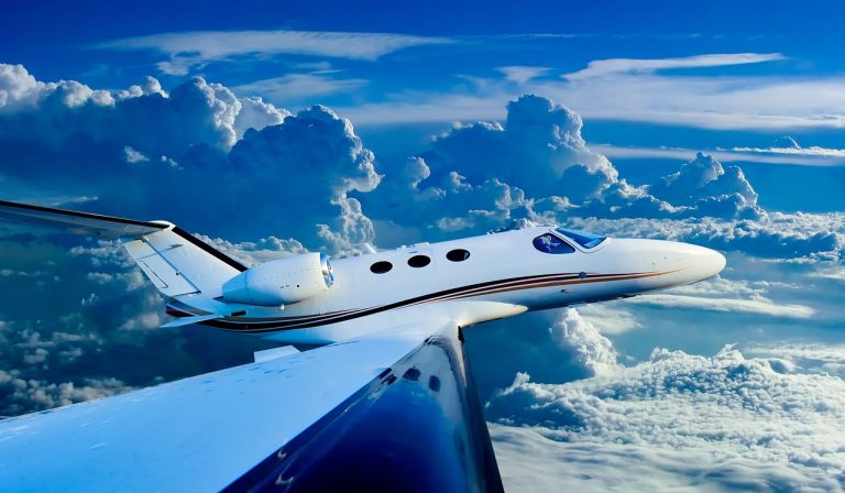 aircraft-6529456_1280