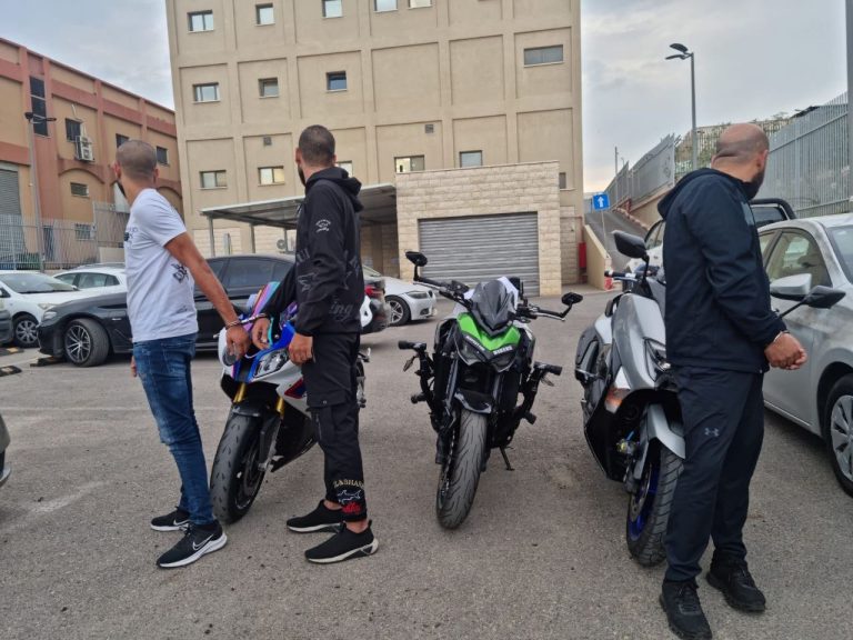 photo1698571197