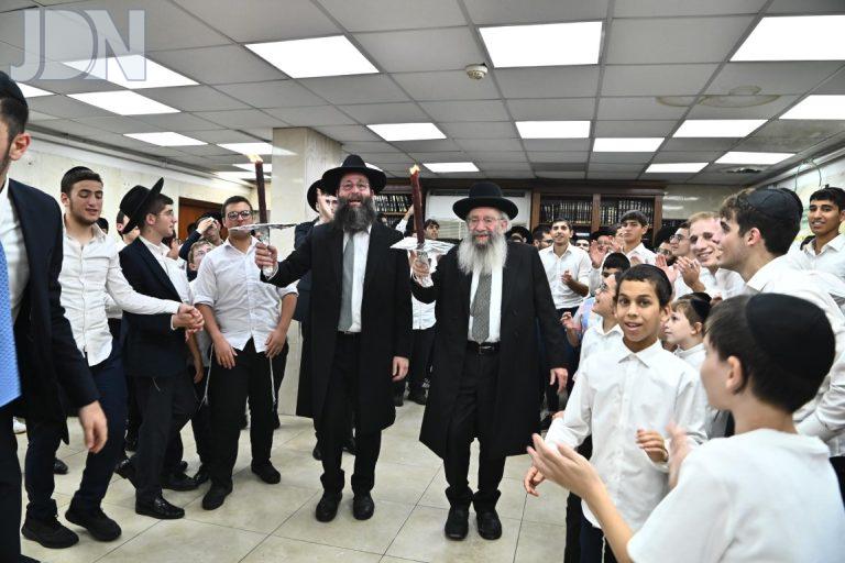 ישיבת הדרת מלך שמחת בית השואבה (1)