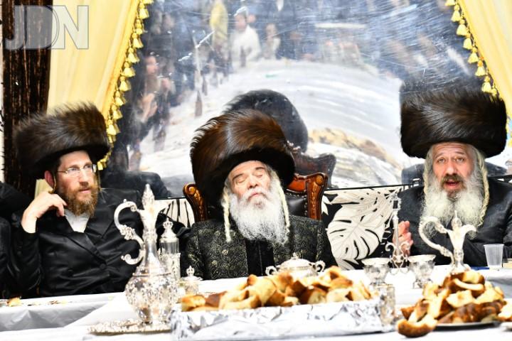 סוכות בחצר הקודש קרעטשניף ירושלים (10)