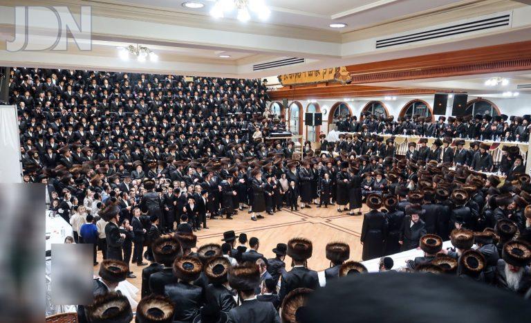 שמחת החתונה בחצר הקודש פאפא (175)