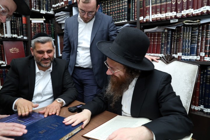 חרדים על המפה העסקית: השתלטות חרדית על זול סטוק עם חלום להנפקה
