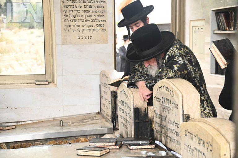 האדמו''ר מויז'ניץ והגרח''צ מייזליש ציוני ויז'ניץ (6)
