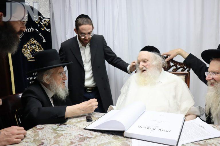הגר''א לוי אצל הגר''מ שטרנבוך (1)