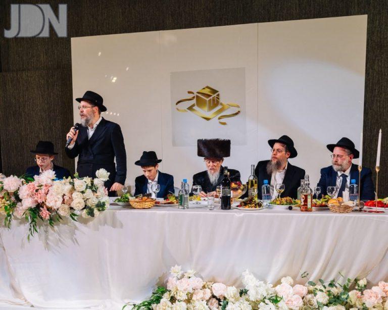 יהדות פערם התאחדה בר-מצווה לבן השליח הראשי (33)