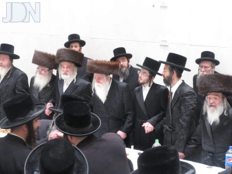 מכנובקא בעלזא ראחמסטריווקא זוויעהל מאור חיים אירוסין (4)