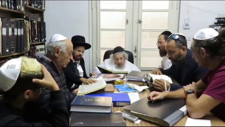 רבינו הגדול עם משפחות החטופים בשבי בעזה