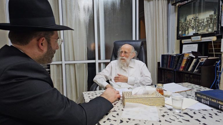 בוני עולם הרב גלאי חנוכה