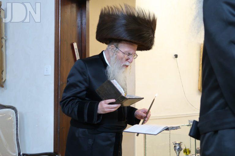 גאב''ד קרית צאנז חנוכה פד (2)