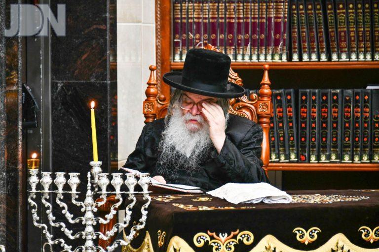 דאראג הדלקת נרות חנוכה (5)