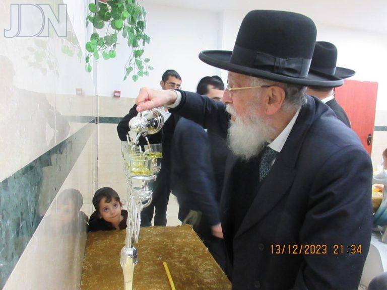 הגר''א טופיק חנוכה פד (3)