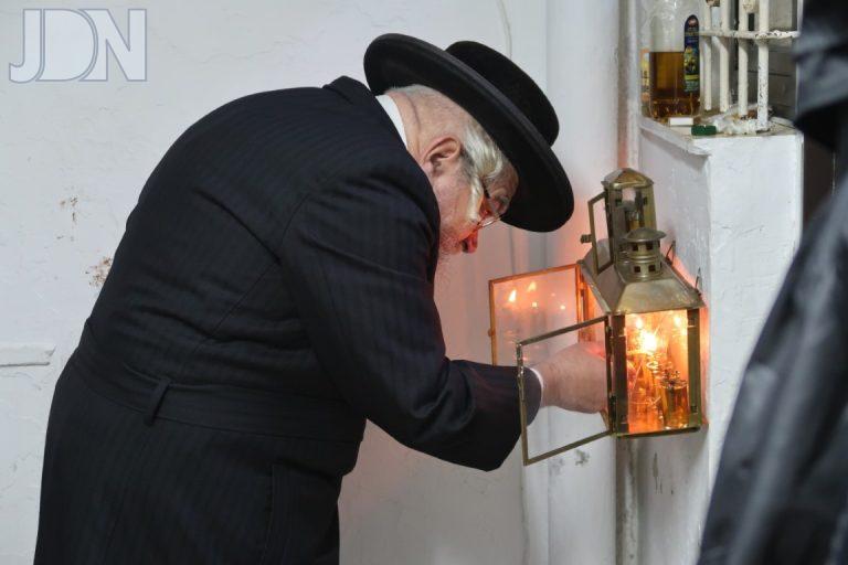 הגר''י פישר חנוכה פד י' פריד (4)