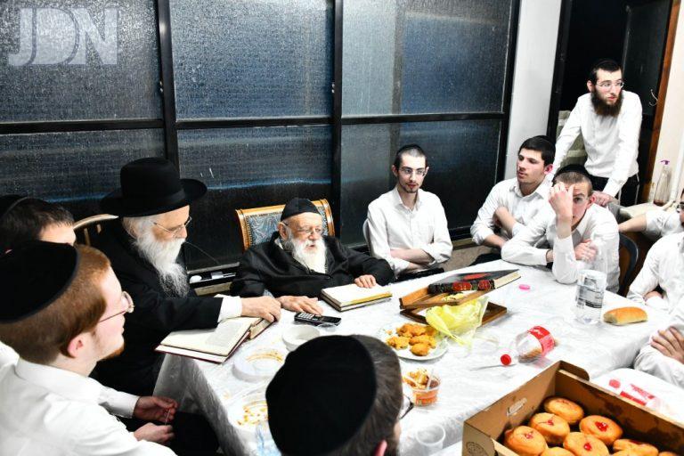 הגר''מ גריינמן מסיבת חנוכה (10)
