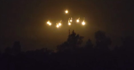 חנוכיה בשמי עזה