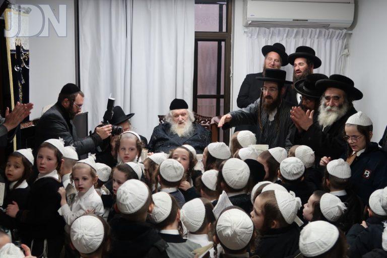 ילדי תולדות אהרן אצל הגר''מ שטרנבוך (12)