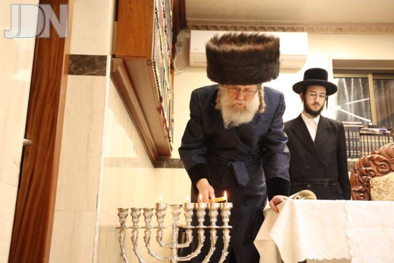 קאמארנא הדלקת נרות חנוכה (8)