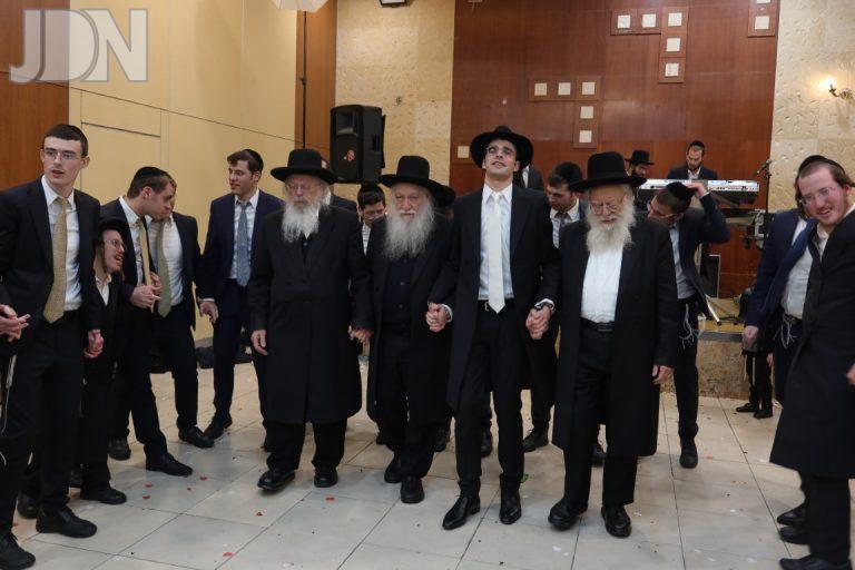 שמחת נישואי נכד הגרא''י ברוידא עם נכדת הגר''א כהנמן (25)