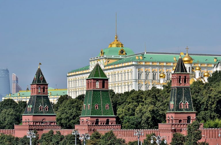 Moscow_Kremlin_Towers_of_south_wall