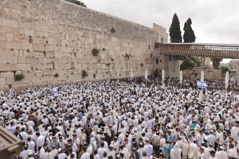 היום עצרת התעוררות ותפילה למען שחרור החטופים בכותל המערבי