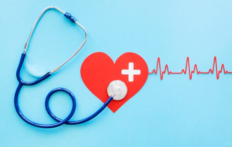 top-view-paper-heart-with-heartbeat-stethoscope-heart-day (Small)