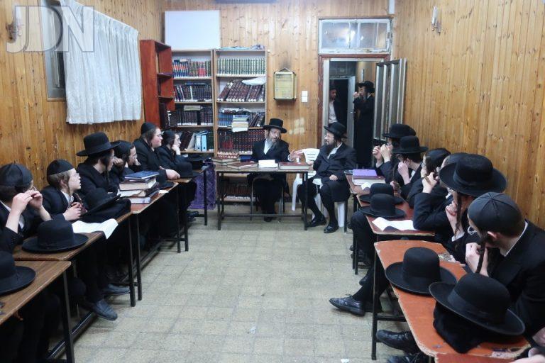 ישיבת גור גאב''ד זוויעהל (5)