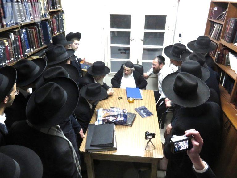 סיום בבית הגר''ד לנדו ארחות תורה (1)