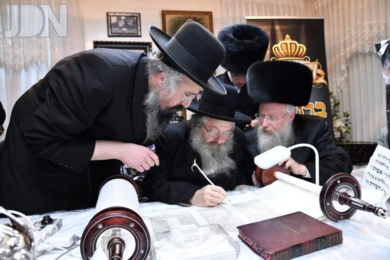 שיח יצחק גור הכנסת ס''ת אשדוד (8)