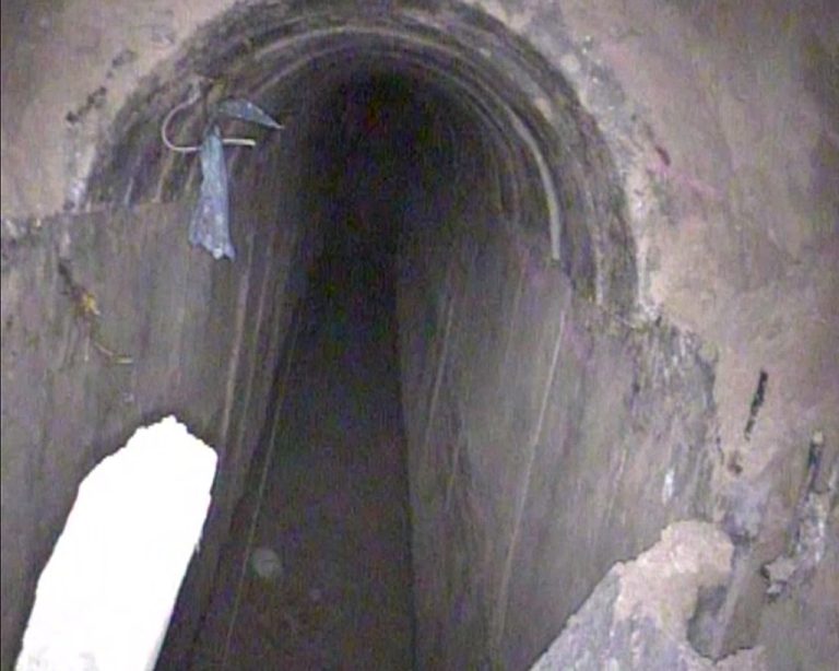 1024px-Palestinian_Tunnel,_uncovered_December_2017,_near_Gaza_Strip_(Kissufim)_in_Israeli_side_of_the_border