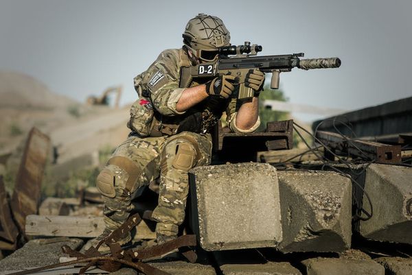 resized_war-desert-guns-gunshow-163443 (1)