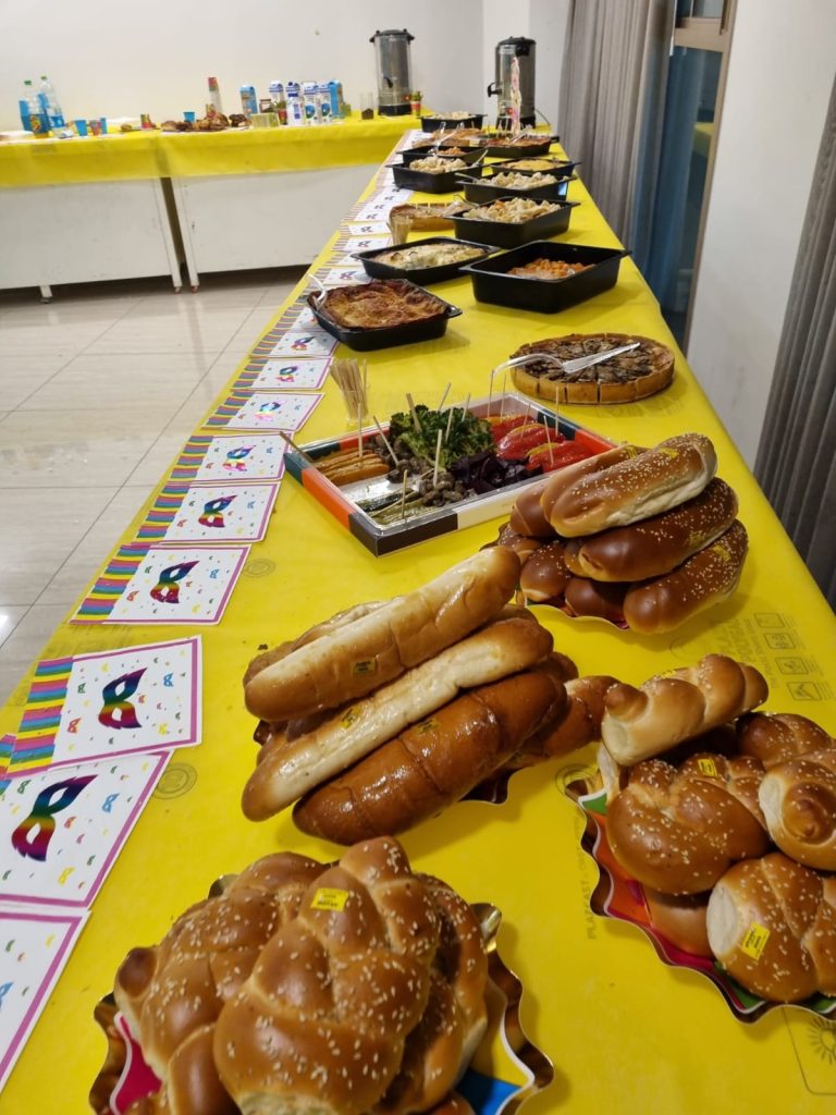 יד לאחים מסיבת פורים (2)