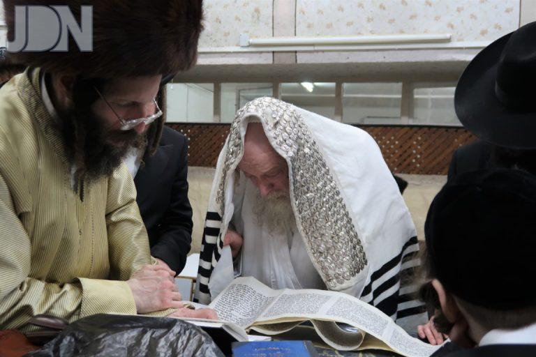 מבקשי אמונה ליל שושן פורים צילום י