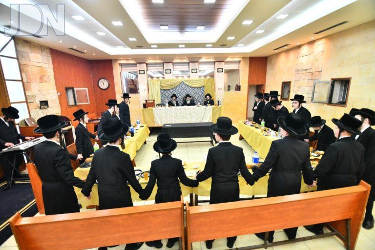 מעמד רצוף אהבה בחבורת החורים גארליץ (27)
