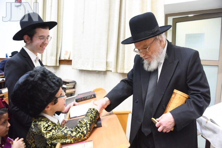 סלבודקא פורים פד מגילה (4)