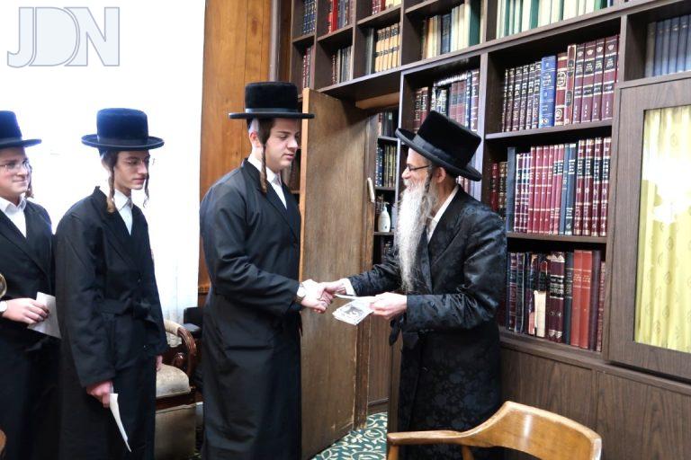 צאנז זוויעהל ימי השובבי''ים (1)