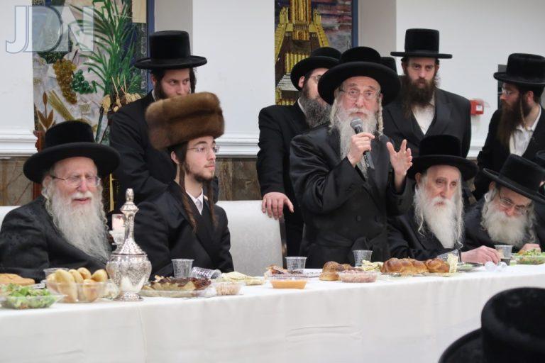 קרית צאנז - מאקאווא - מכנובקא בעלזא - מעליץ אירוסין (30)