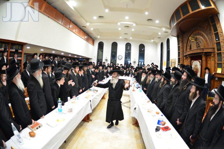 רבי אלימלך בידרמן סעודת ר''ח אד''ב אשדוד (15)