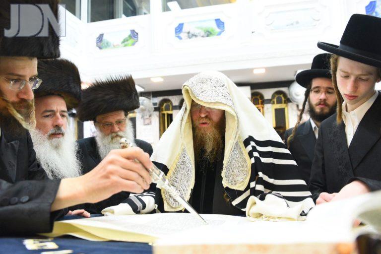 שומרי אמונים קריאת המגילה (5)