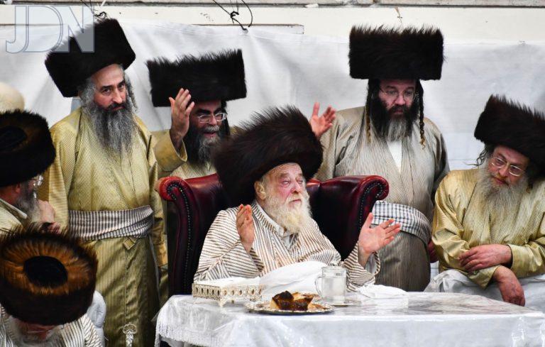 תולדות אהרן משתה היין (11)