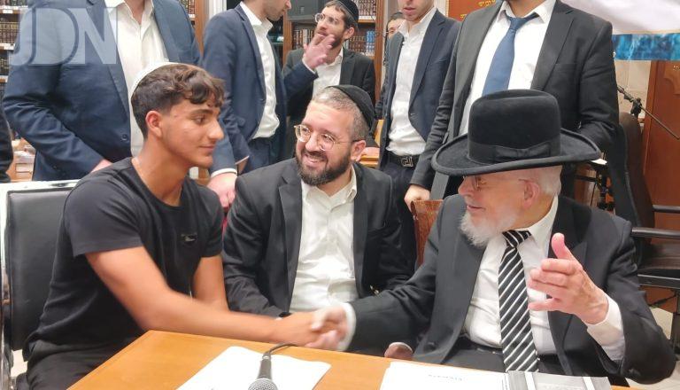 הגר''י אזרחי אצל הגר''מ אבוחצירא (5)