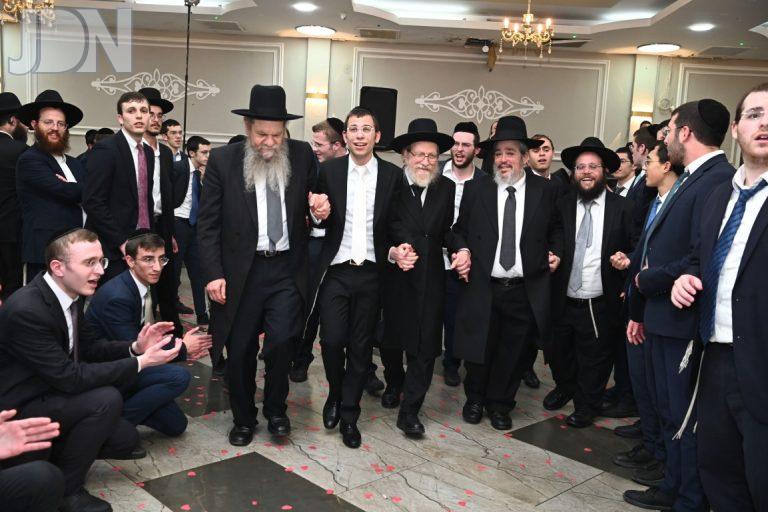 הגר''י קורלנסקי חתונת בת (63)