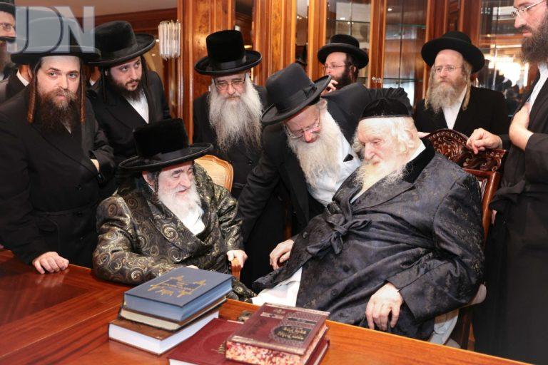 ויז'ניץ ביקור אצל הגר''מ שטרנבוך צילום א אייזנבאך (3)