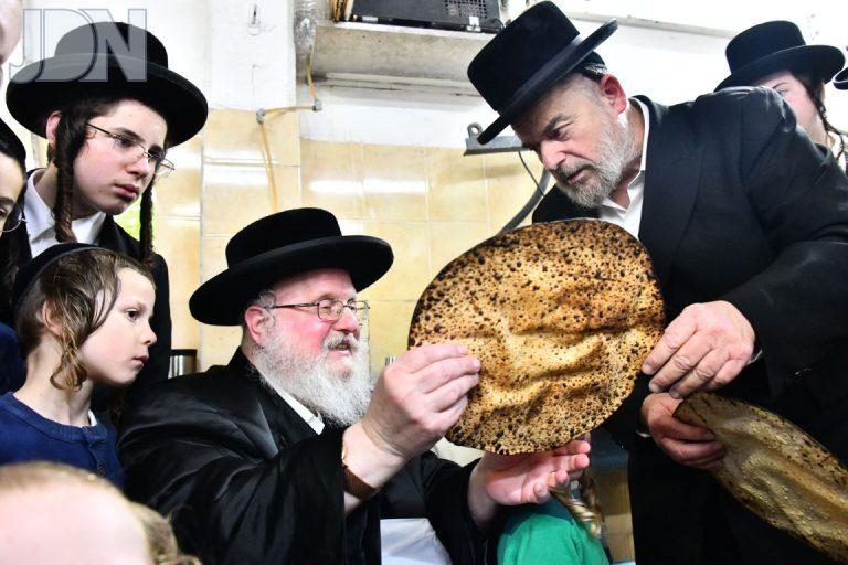 סאסוב אפיית מצות (14)