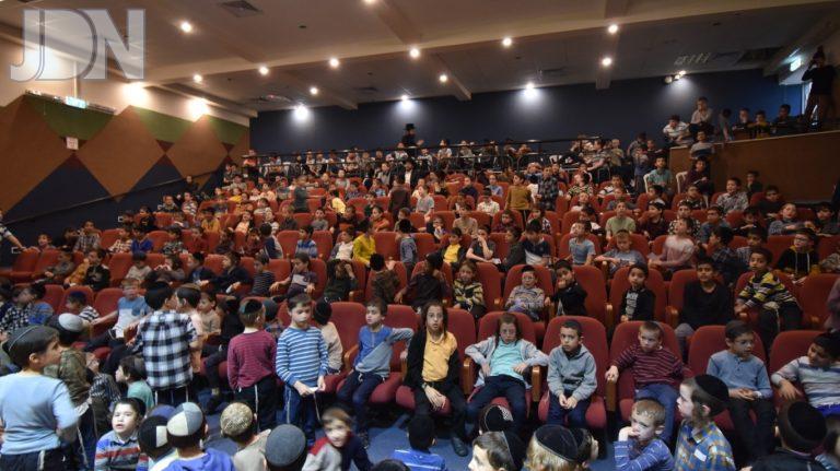 עפולה ת''ת הכנסת ס''ת כתיבת אותיות (3)