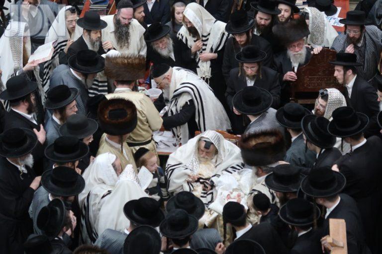 שמחת הברית מילה בחצר הקודש בהיכל ביהמ''ד הגדול תולדות אברהם יצחק (3)