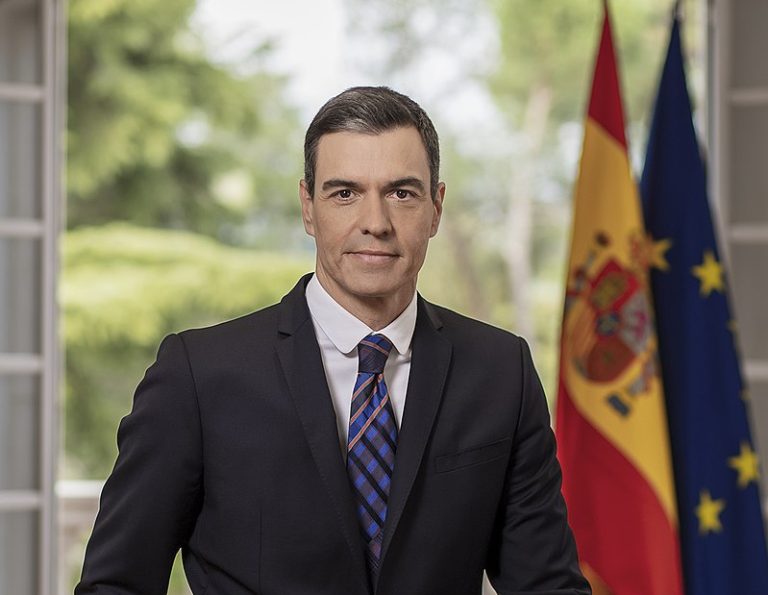 Foto_oficial_del_presidente_del_Gobierno_Pedro_Sánchez_2023