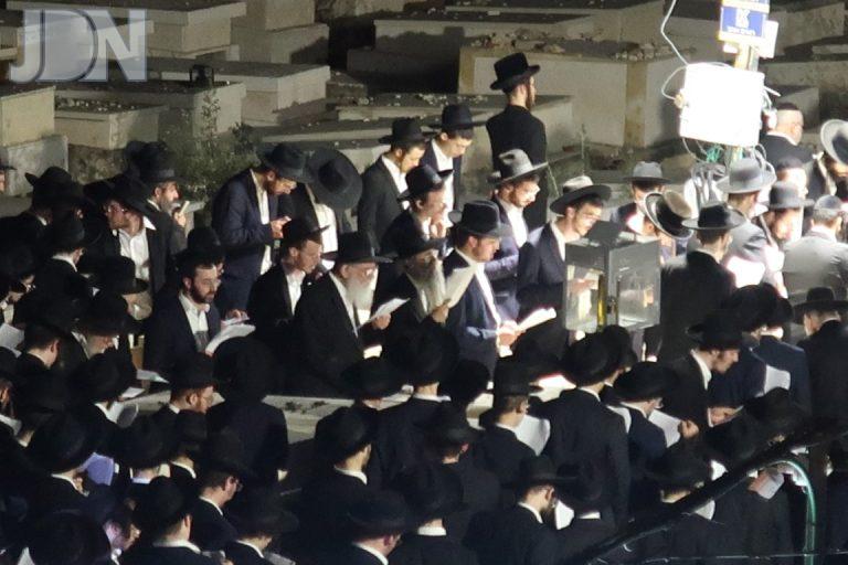 בית מדרש עליון תפילה ציון החזו''א (7)