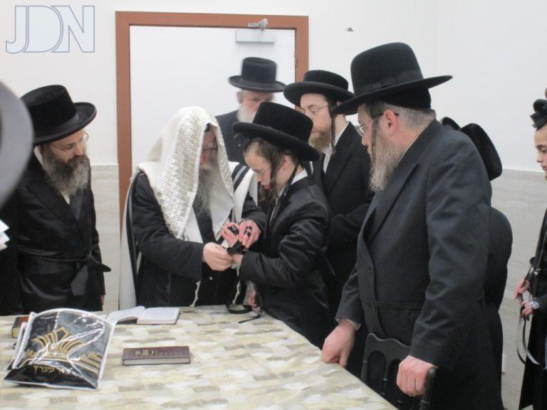 פשווארסק הרב יהודה דייטש תפילין (1)