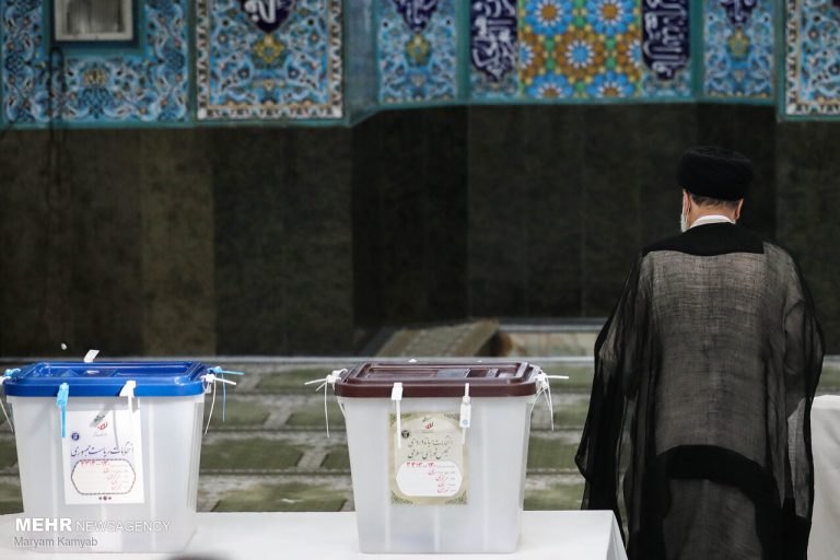Raisi_in_2021_election_12