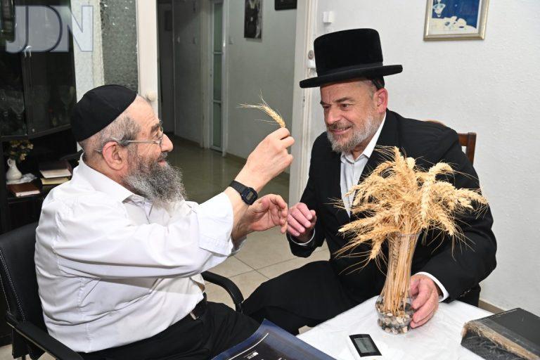 הרב אהרן יוסף קורניצר חיטים ערב שבועות (26)