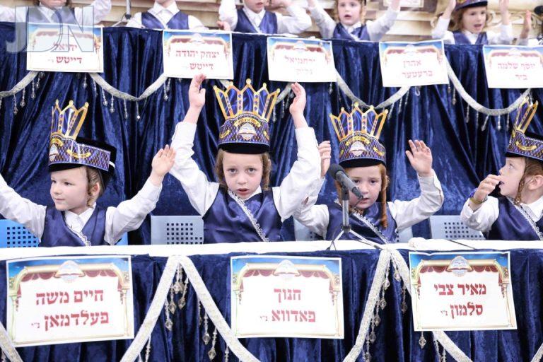 מכנובקא בעלזא ירושלים חומש סעודה (12)